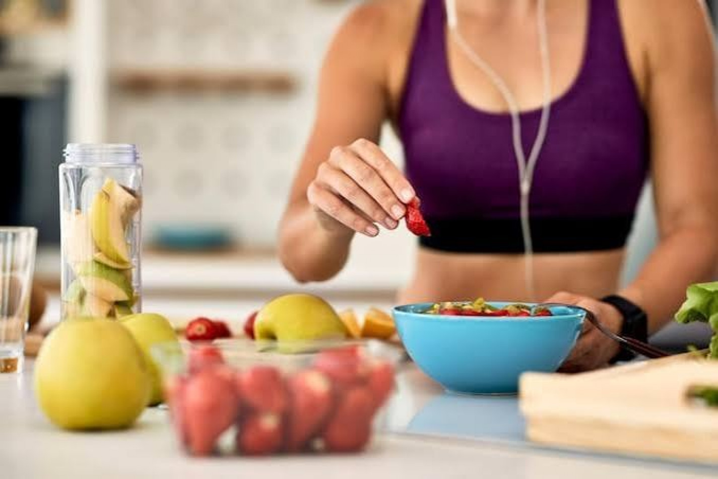 Is Nutrition Coaching a Good Career? Salary and Demand in the UK