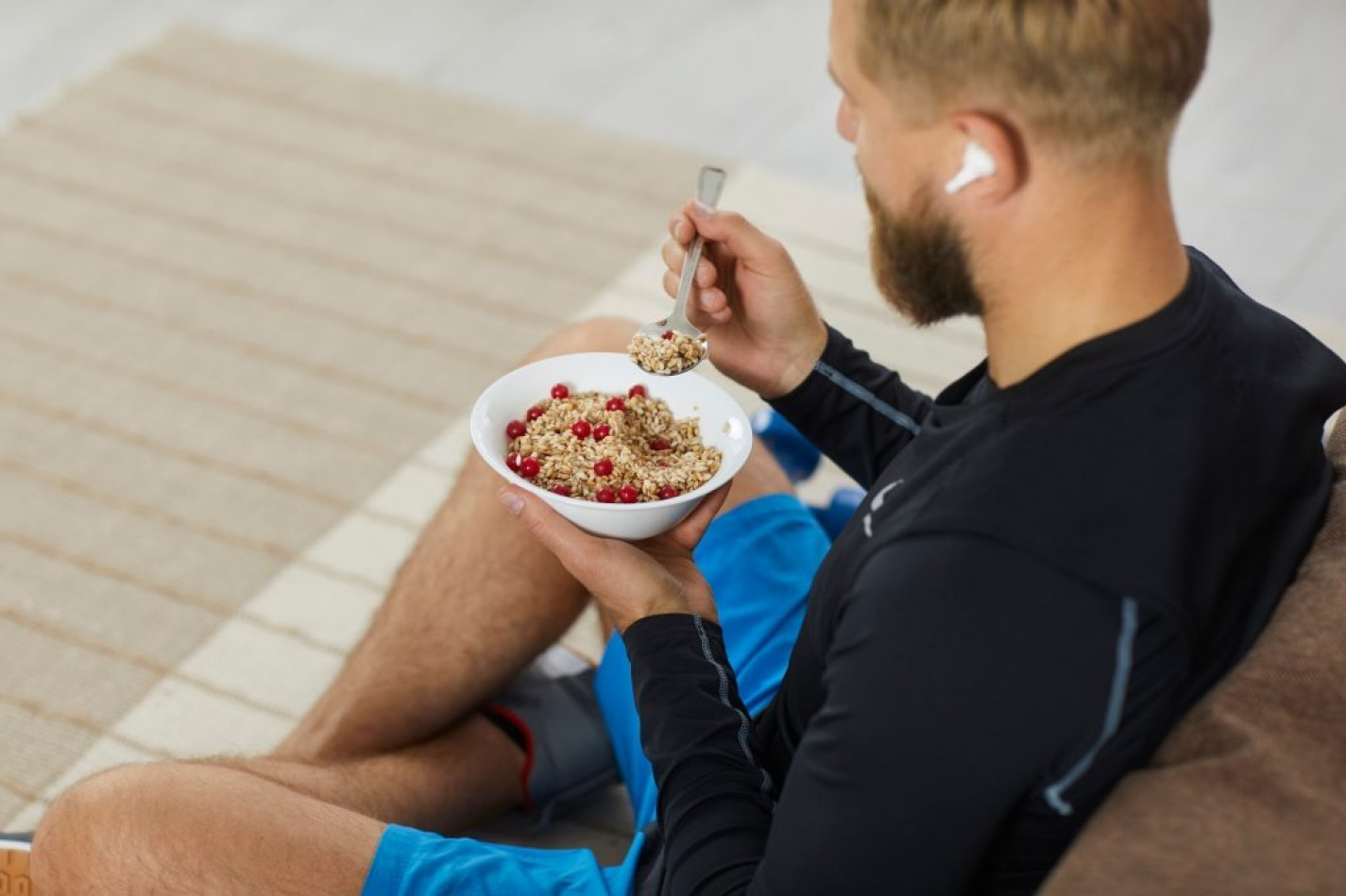 Can a Personal Trainer Give Nutrition Advice? What You're Actually Allowed to Do